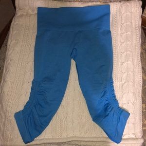 Lululemon crops! Size 4! New!